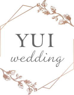 ロゴ：YUI wedding